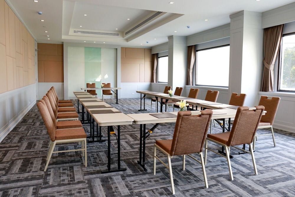 undefined Louis' Tavern Hotel Don Muang 8