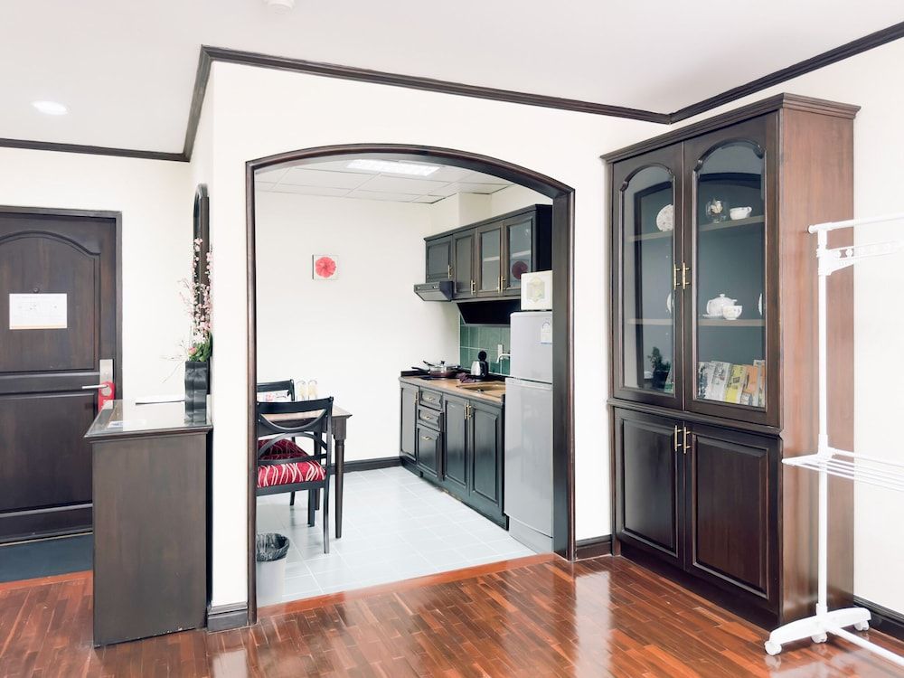 Yellow Ribbon Hills, Boutique Suites Business Room 3