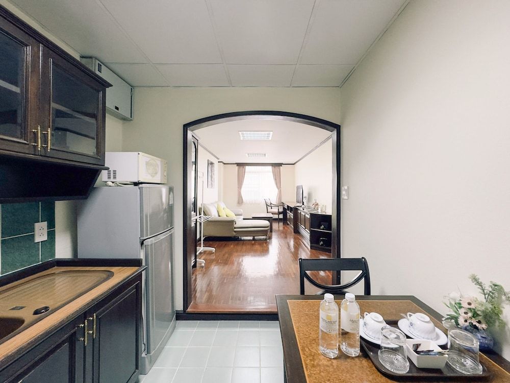 Yellow Ribbon Hills, Boutique Suites Business Room 7