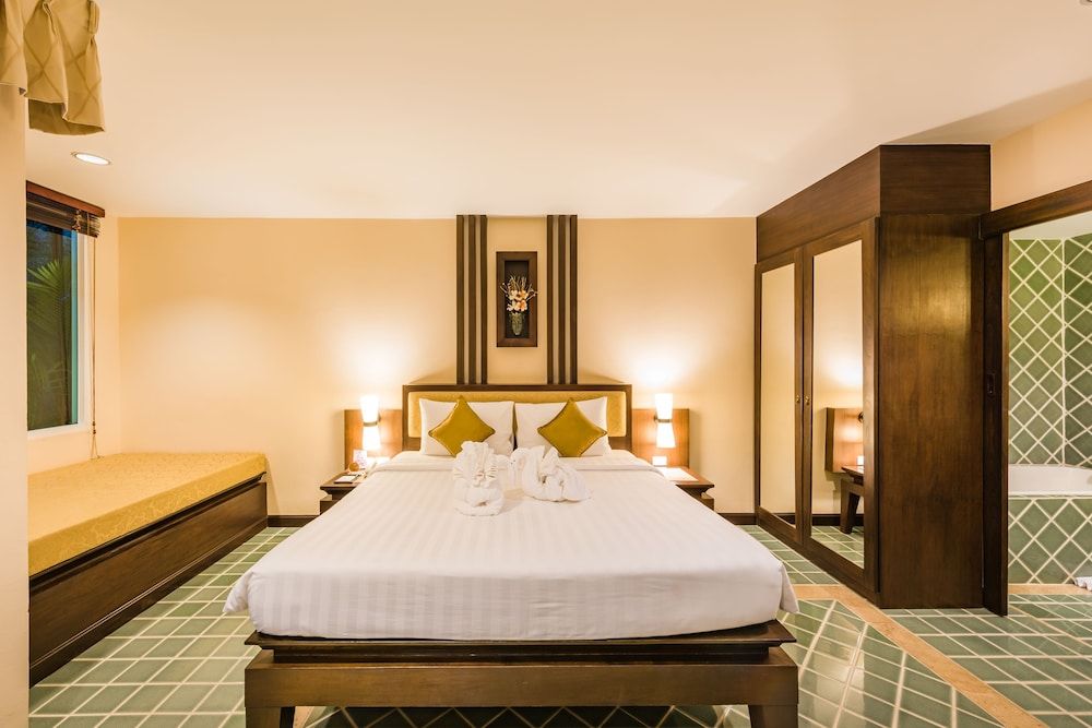 undefined Duangjitt Resort, Phuket 5