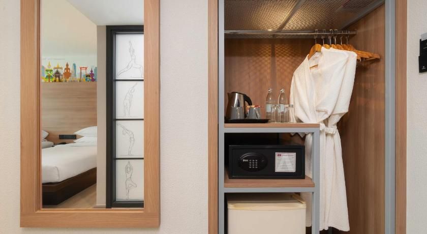 Ambassador Bangkok Hotel Metro Plus Twin Room (Newly Renovated) 7