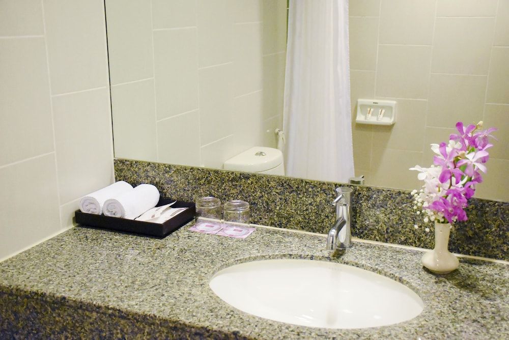 Ambassador Bangkok Hotel Superior Double Bed Sky Wing 5