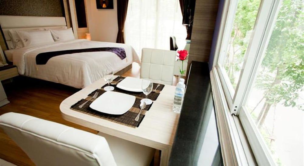 iCheck inn Residences Sukhumvit 20 Grand Deluxe Suite 4