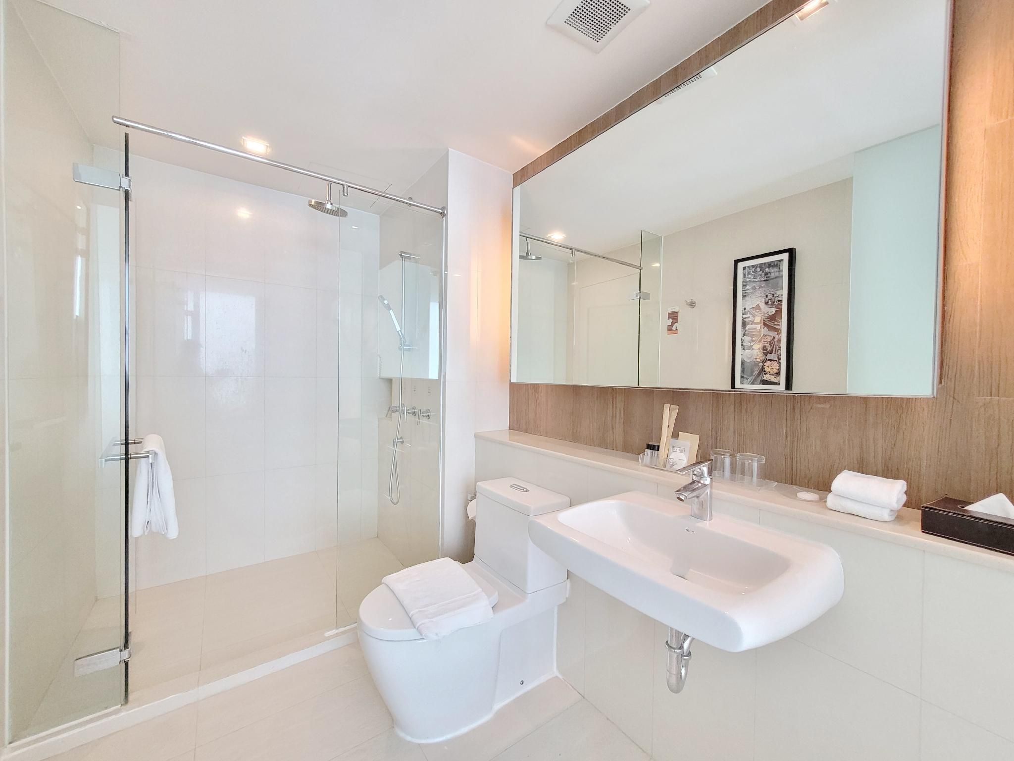 undefined On8 Sukhumvit Nana Bangkok 8