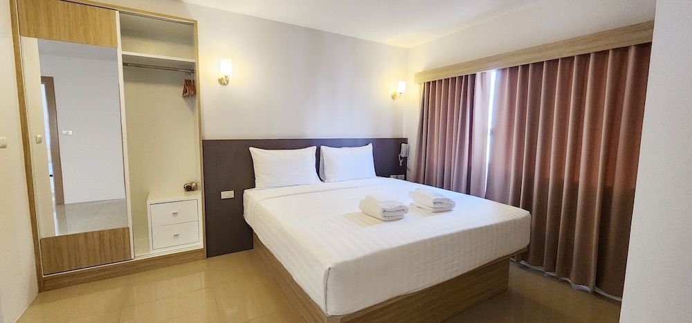 undefined Prom Ratchada Hotel 10