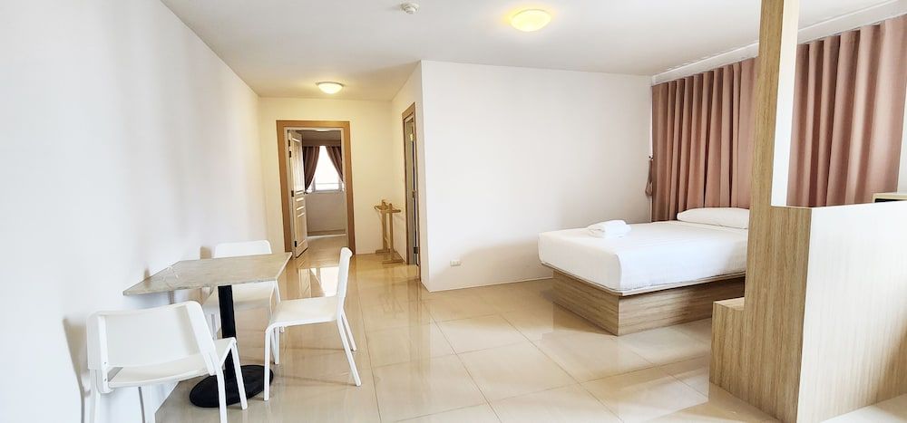 undefined Prom Ratchada Hotel 9