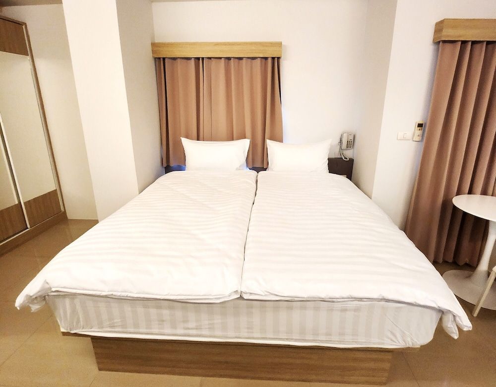 undefined Prom Ratchada Hotel 3