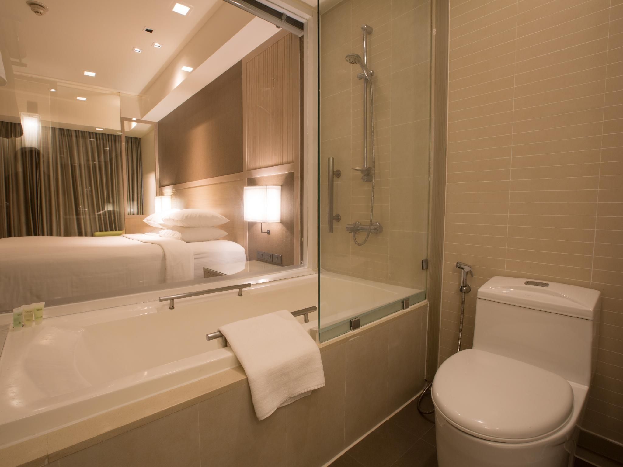 Signature Pattaya Superior Room - City View 3