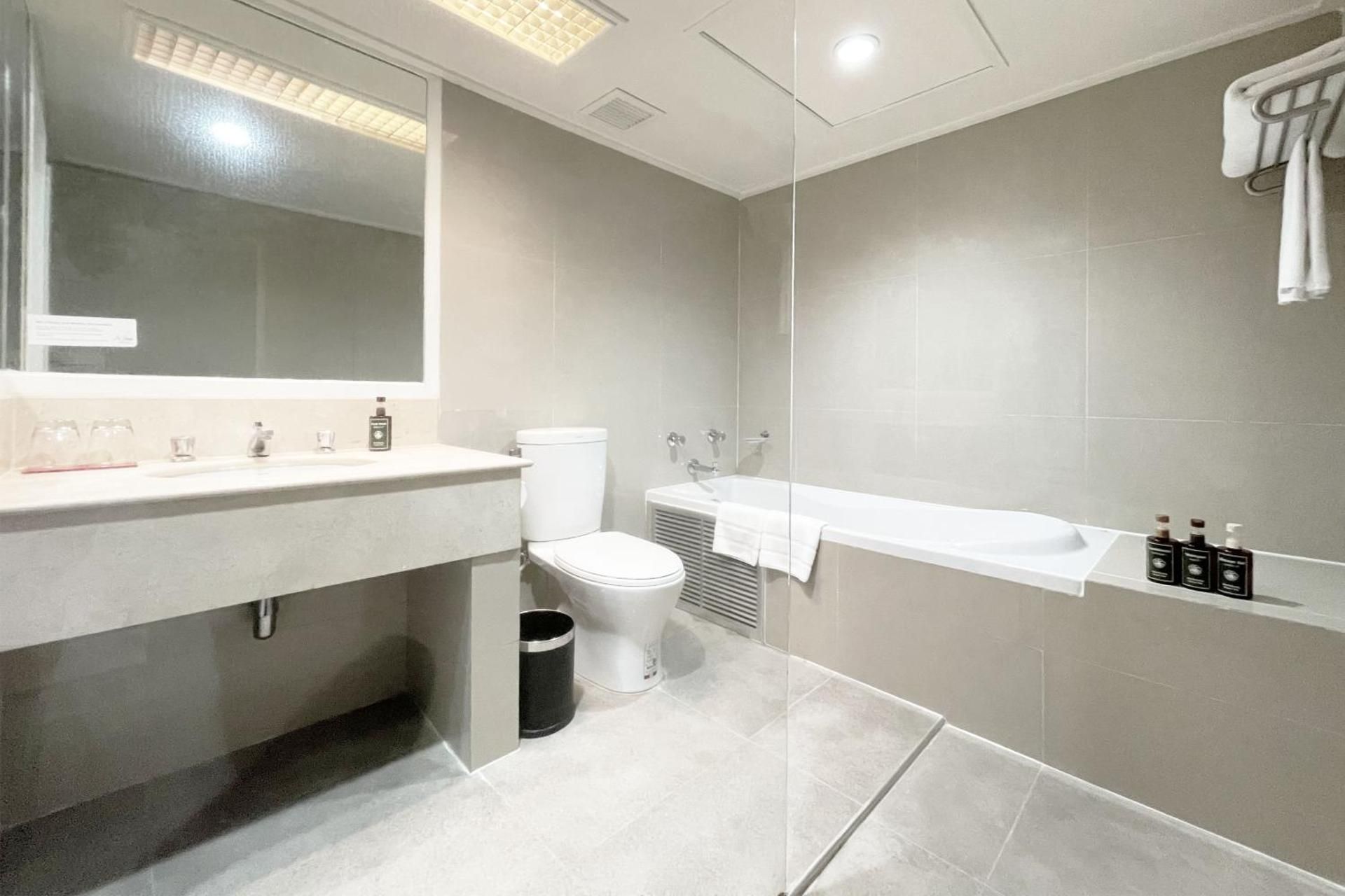 undefined Le Siam Hotel Silom Bangkok by PCL 8