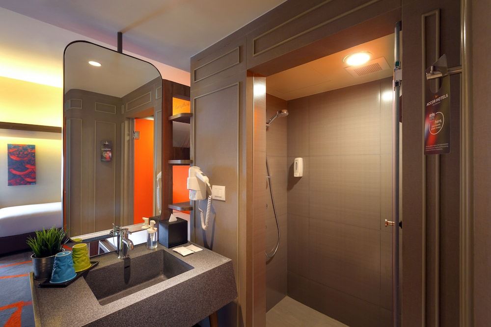 ibis Styles Bangkok Khaosan Viengtai Triple Room, Multiple Beds 9