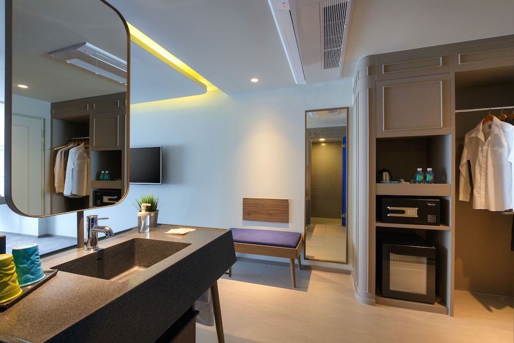ibis Styles Bangkok Khaosan Viengtai Family Room, Multiple Beds 9
