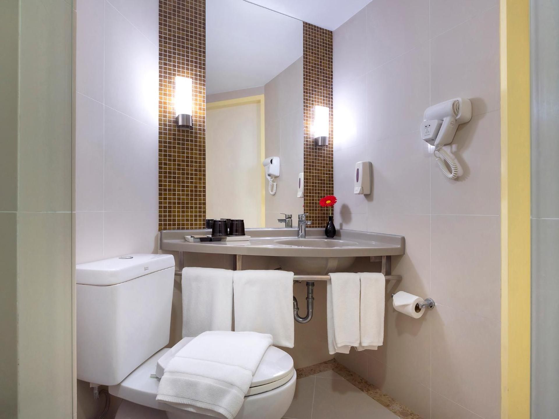 ibis Bangkok Sukhumvit 4 Superior Room Twin Beds 5