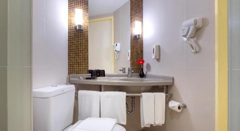 ibis Bangkok Sukhumvit 4 Superior Room Twin Beds 4