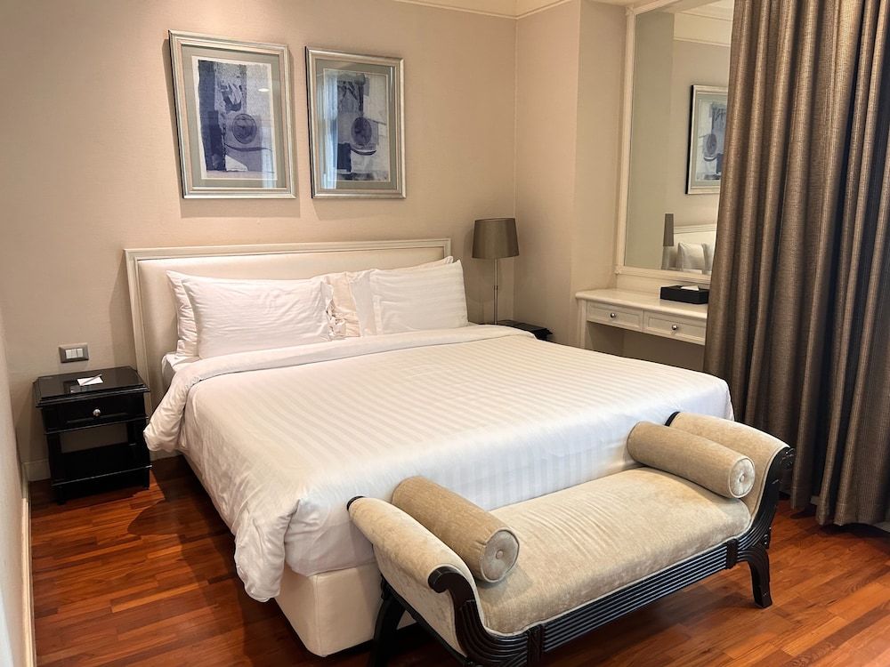 Two Bedroom Suite with Two Bathrooms