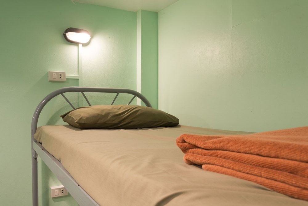 New Road Guest House - Hostel Private Mix Dorm 2