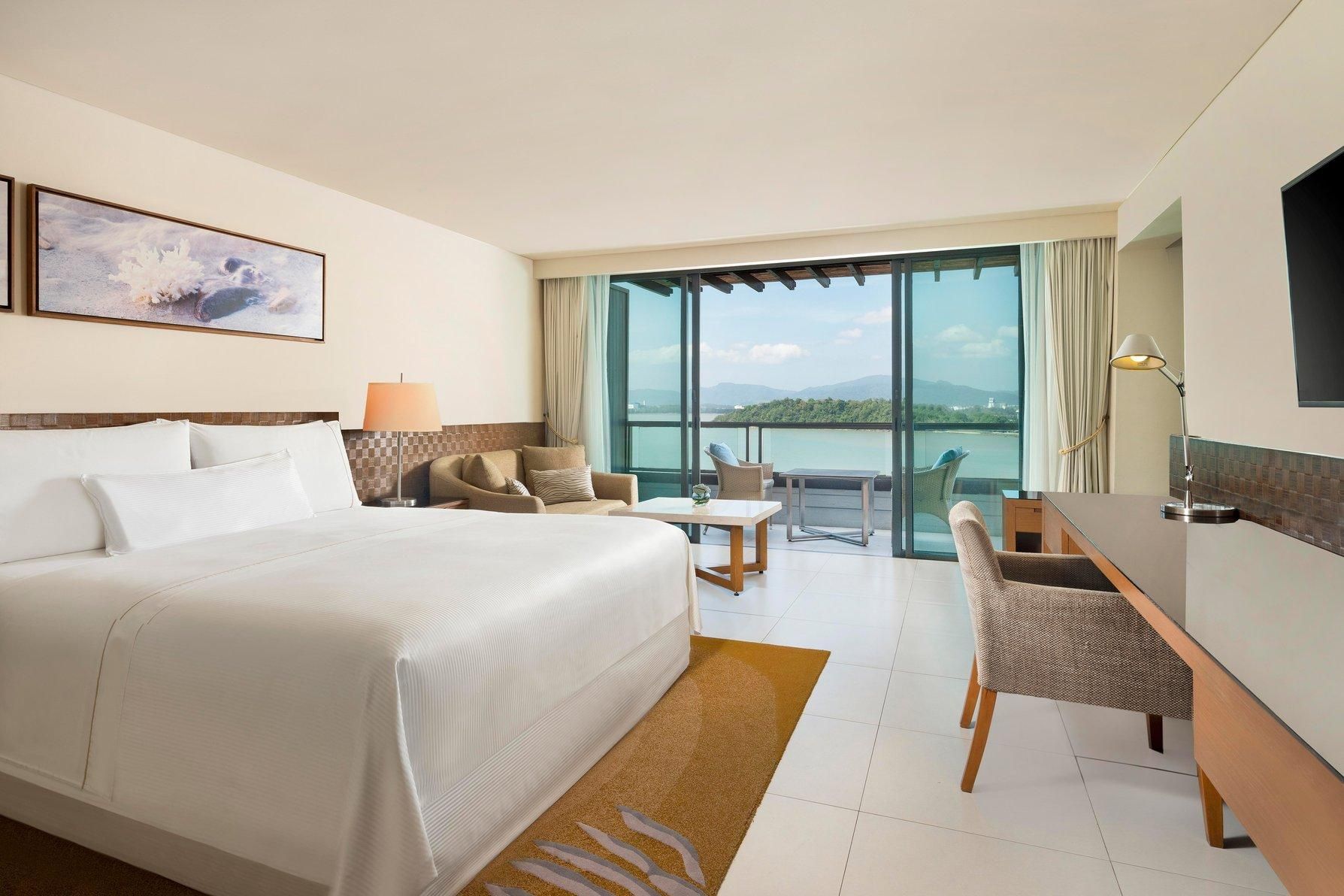 Premium, Oceanfront View, 1 Bedroom Suite, 1 King, Sofa Bed