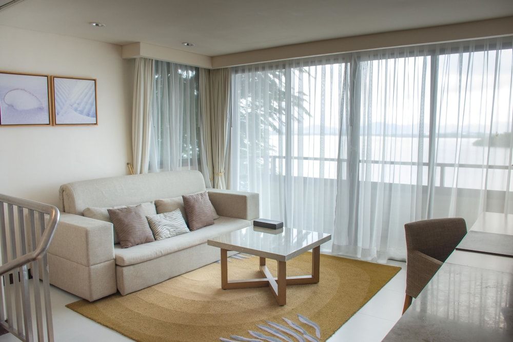 Suite, 1 Bedroom, Oceanfront (View)