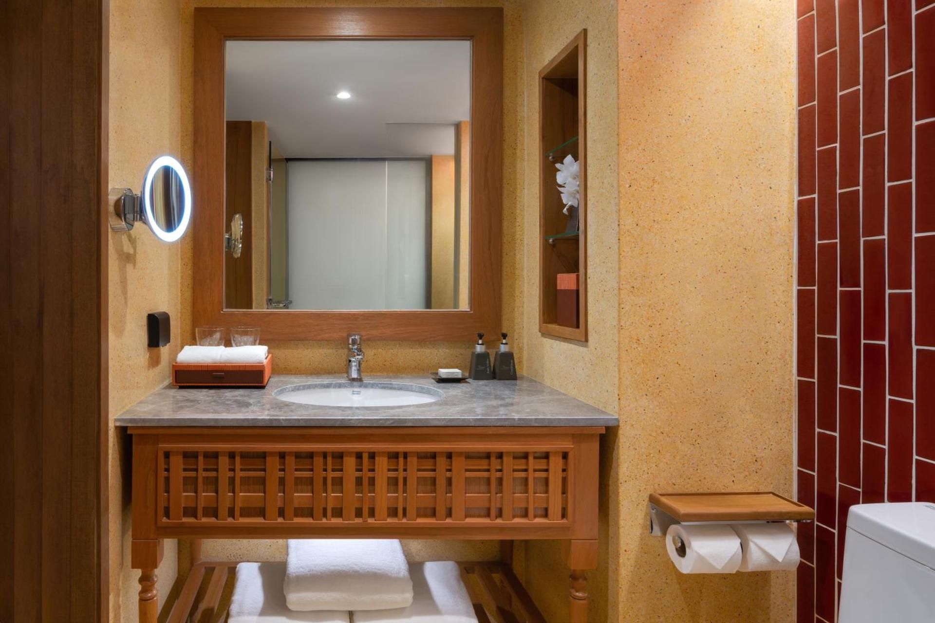 Deluxe Pool Access Room