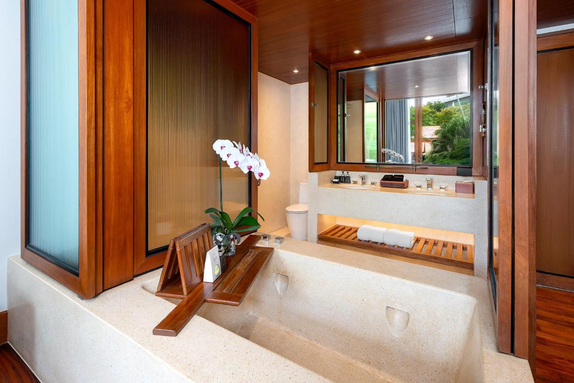 Club Lagoon View Junior Suite