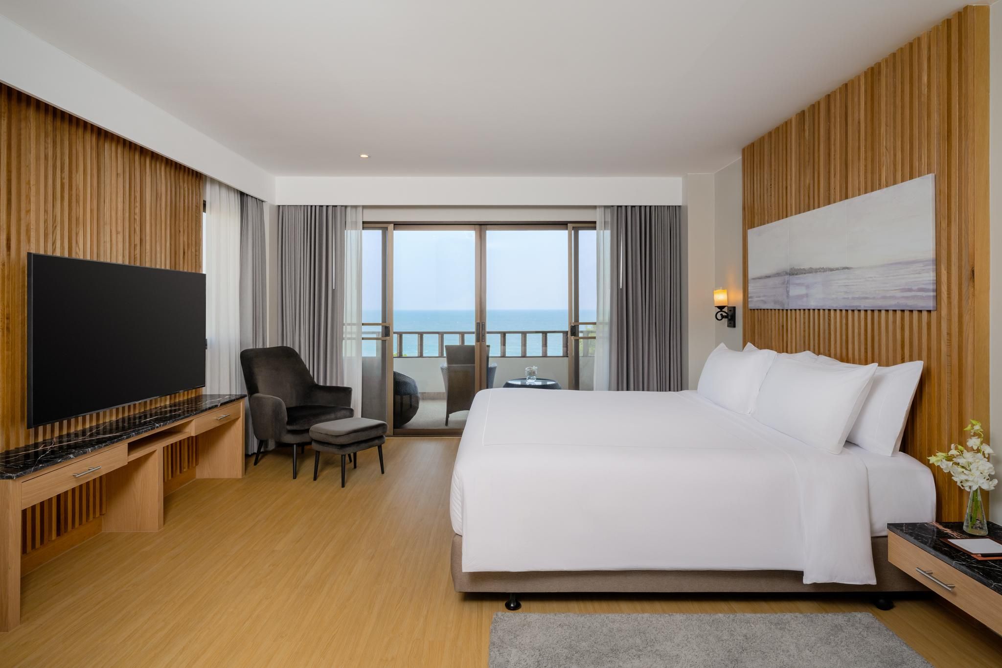 Three Bedroom Sea View Apartment