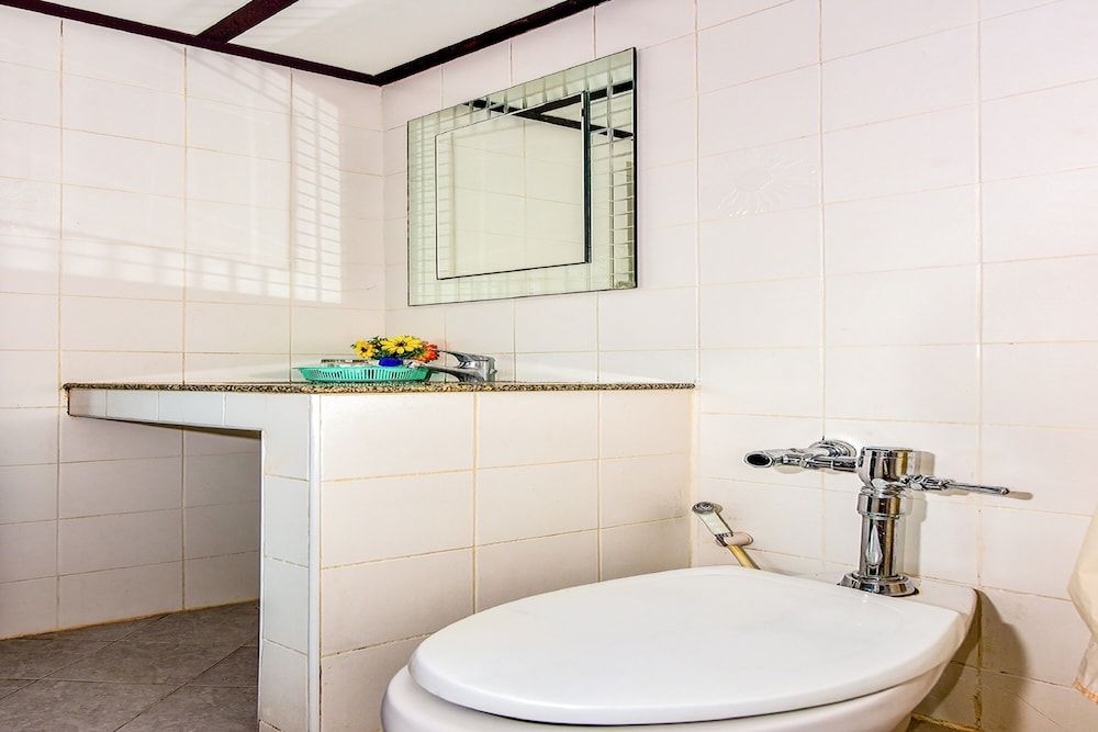 OYO 447 Royal Express Hua Hin Superior Double Room 8