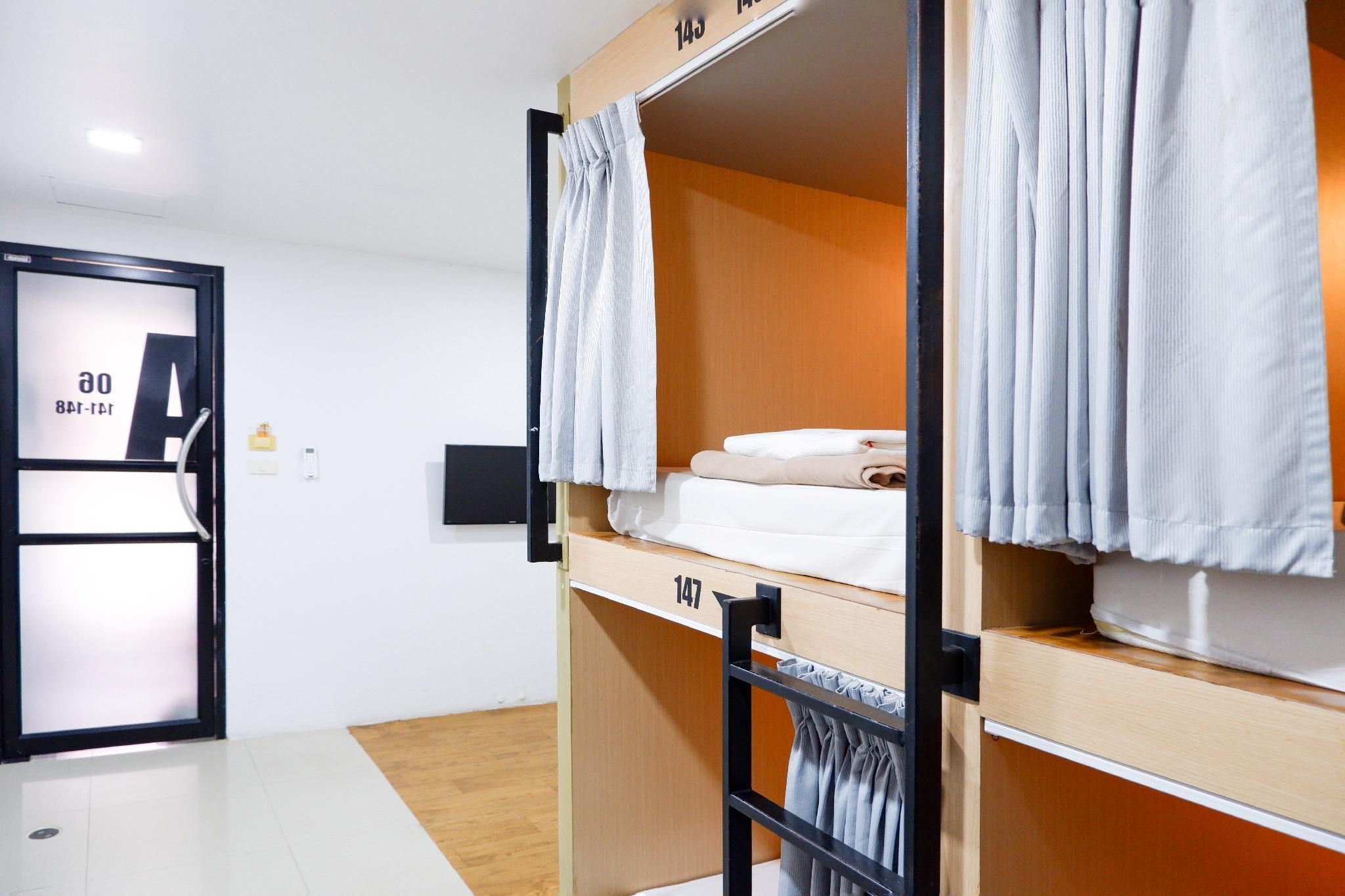 4 Horizontal Capsules - Mixed