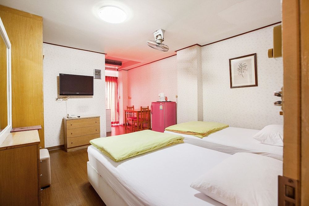 The Aiyapura Bangkok Superior Room