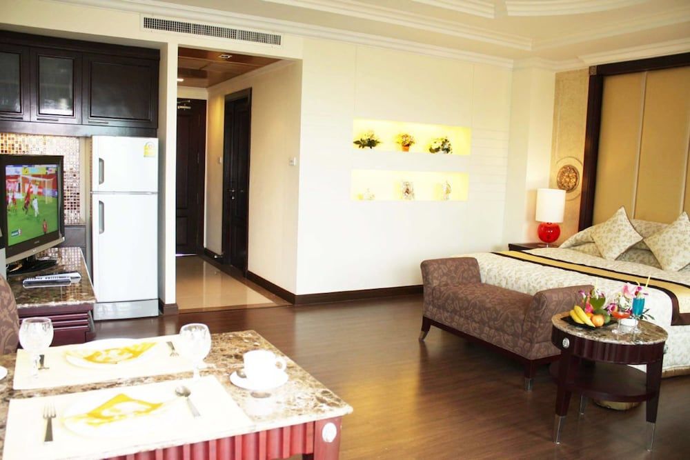 LK Residence Deluxe Room 13