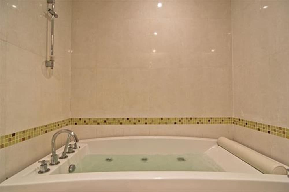 LK Residence Studio 14