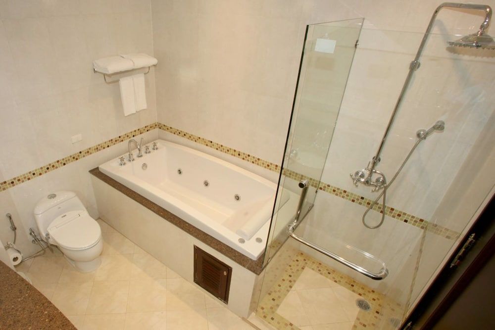 LK Residence Deluxe Room 10