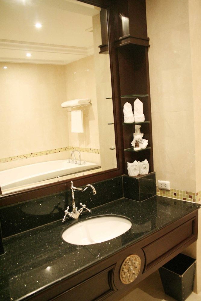 LK Residence Deluxe Room 12