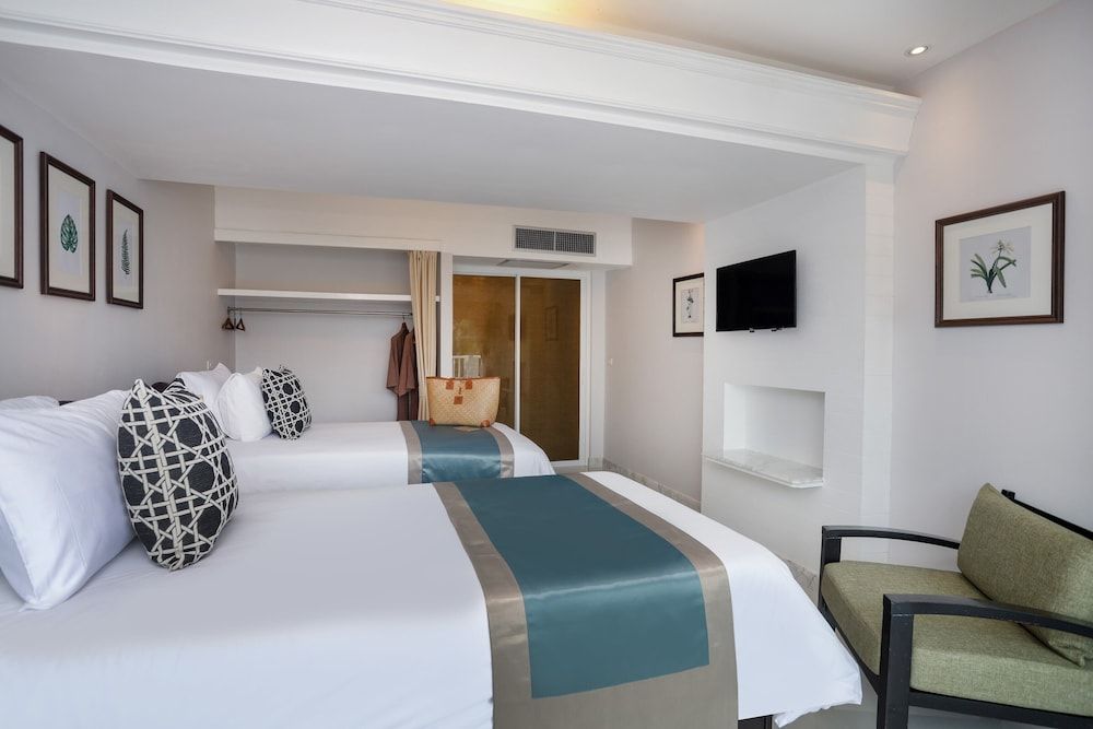 Seaview 3 Bedroom Suite with Bathtub