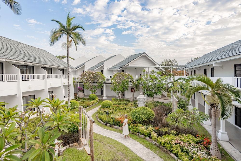 undefined Thavorn Palm Beach Resort Phuket 2