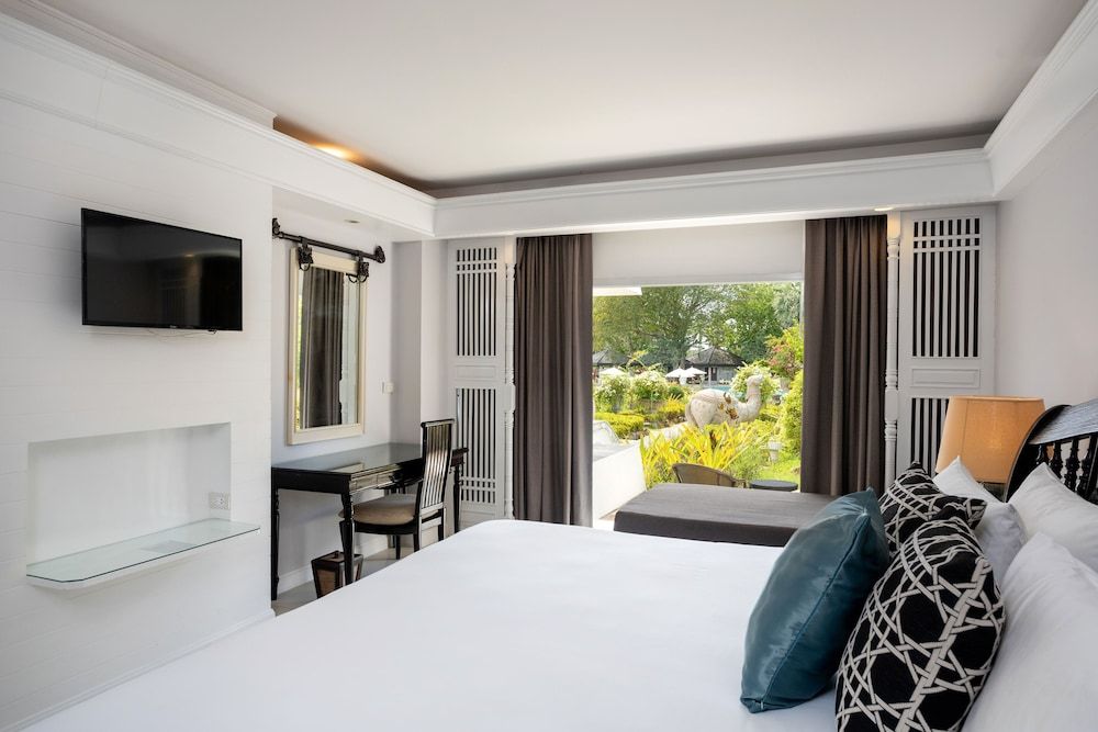 Thavorn Palm Beach Resort Phuket Deluxe Terrace Garden Access 2