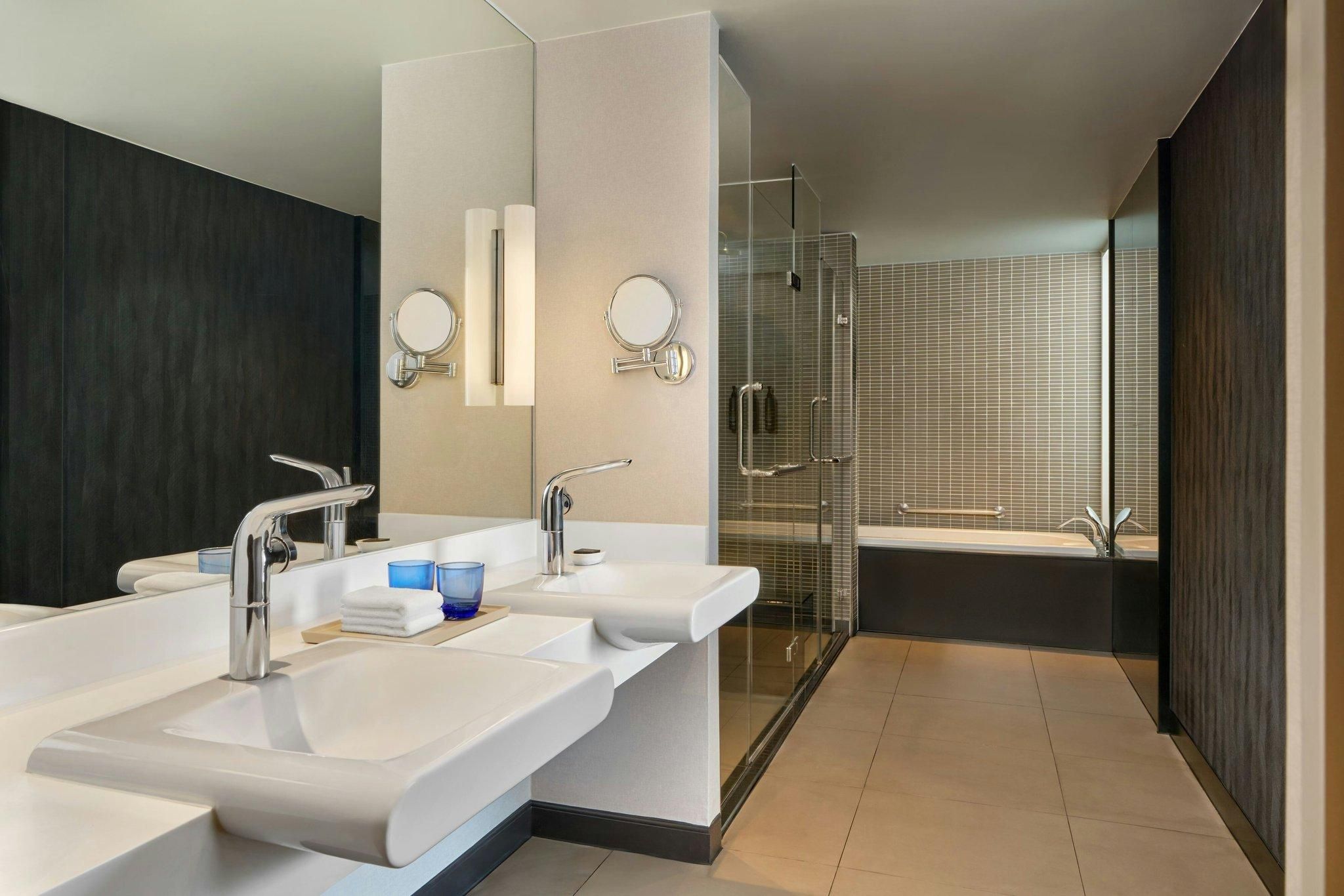 Stylish Suite, 1 Bedroom Junior Suite, 1 King, City View, High Floor