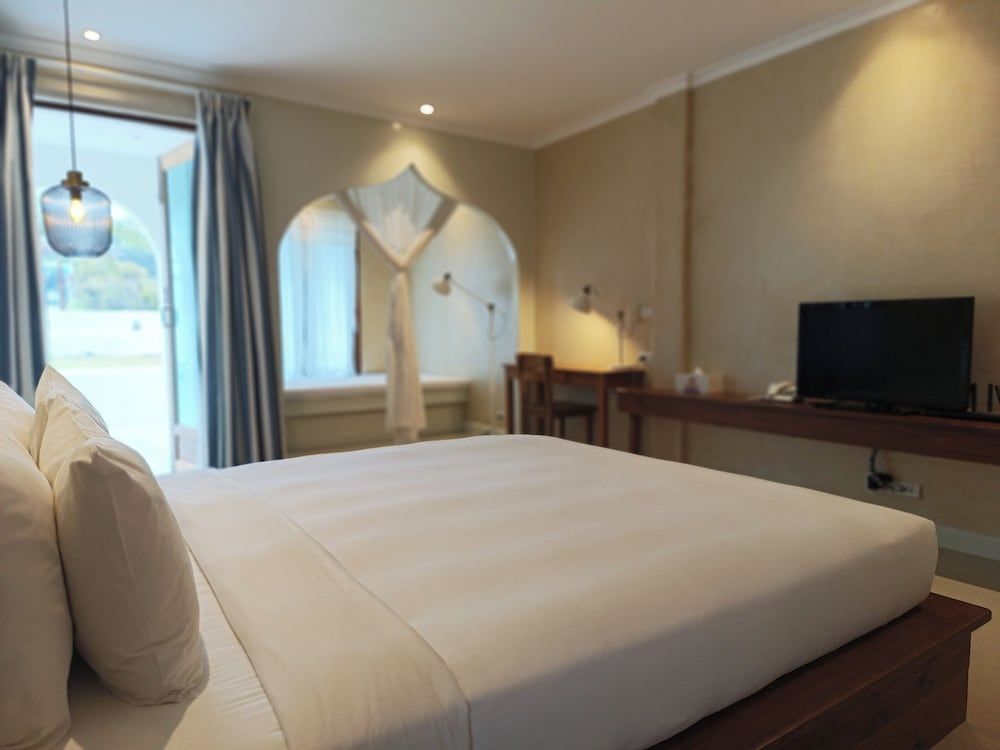 Quayside Suite River Access with Bathtub