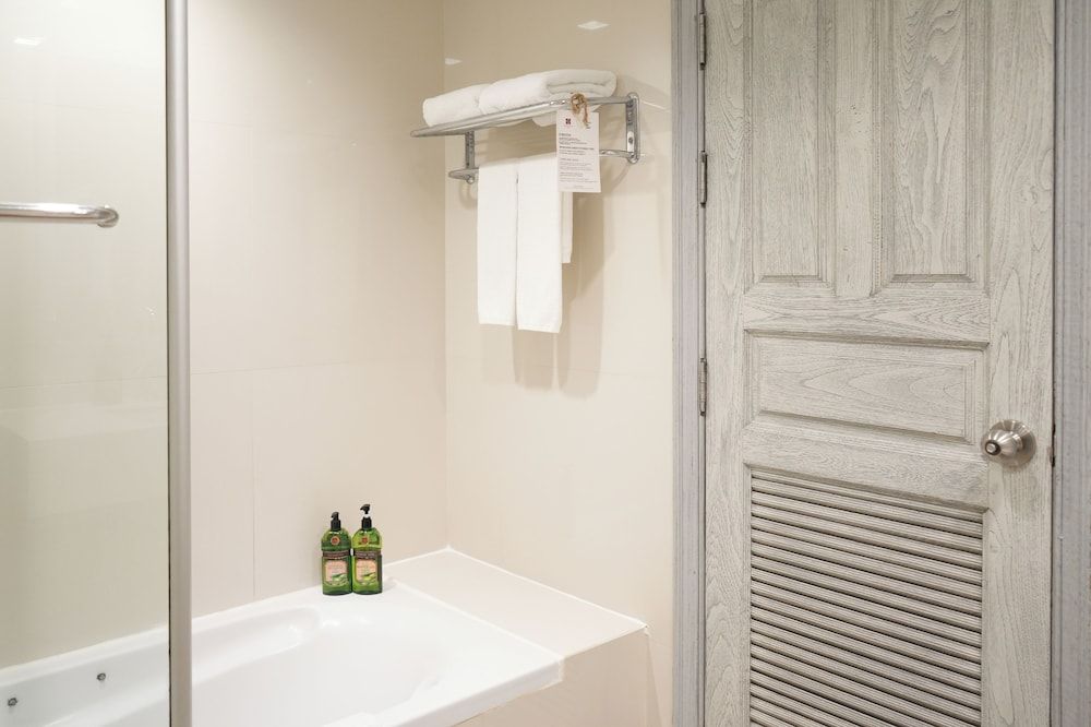 Royal Suite Hotel Bangkok Deluxe B Room 5