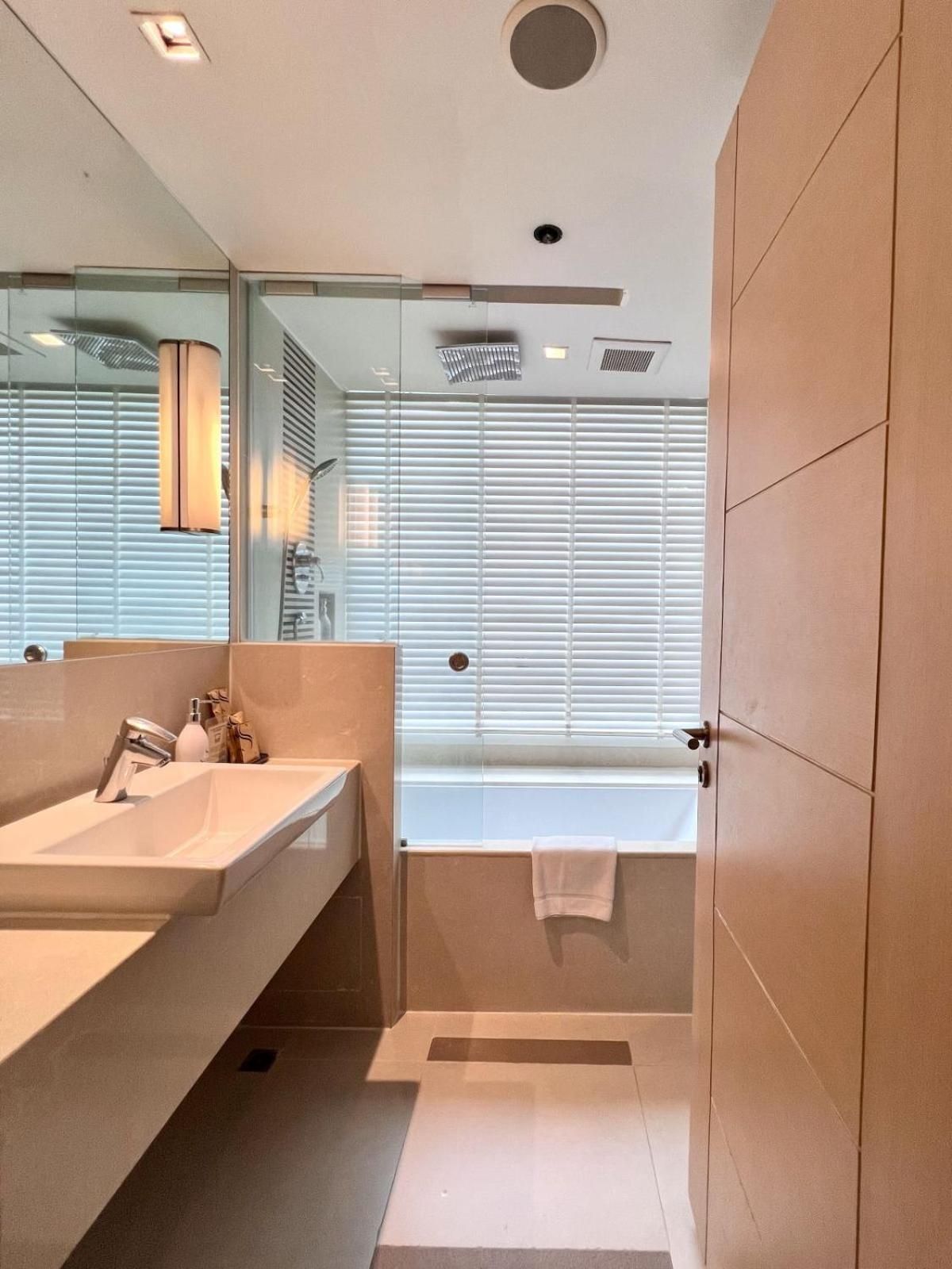 Deluxe One-Bedroom Suite