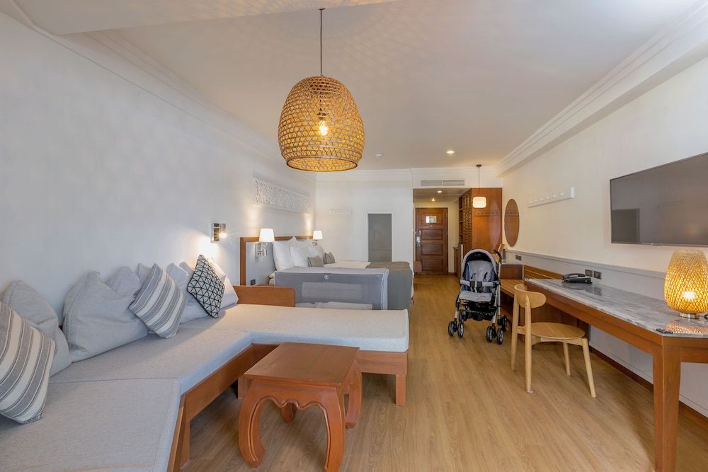 undefined Sunwing Bangtao Beach 9