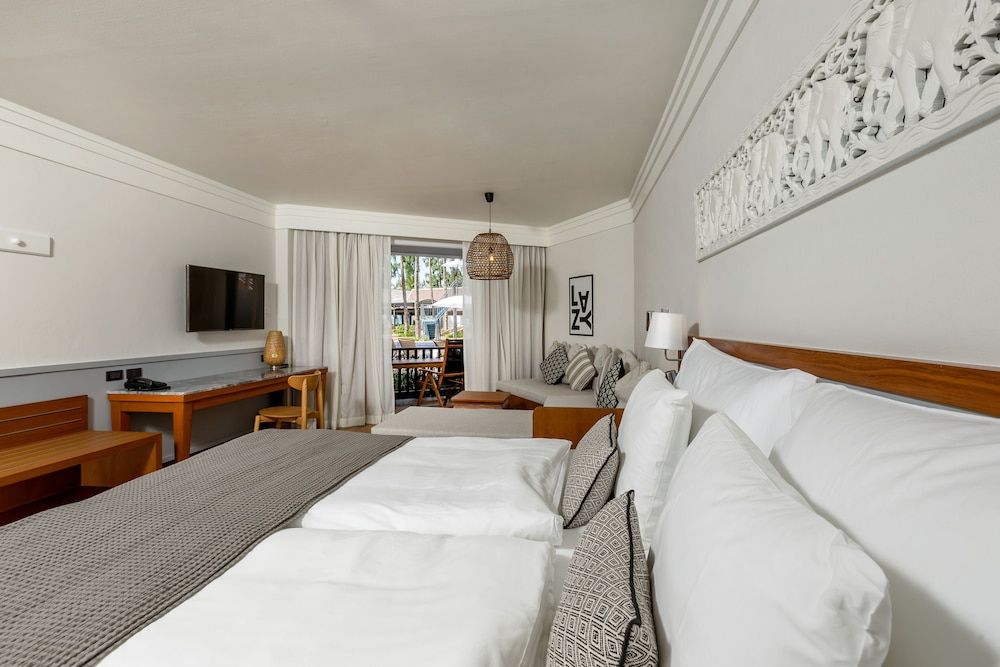 undefined Sunwing Bangtao Beach 2