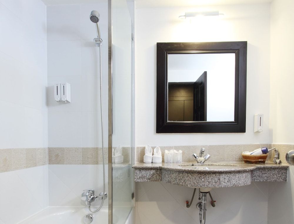 Siam Piman Hotel Deluxe Room 3