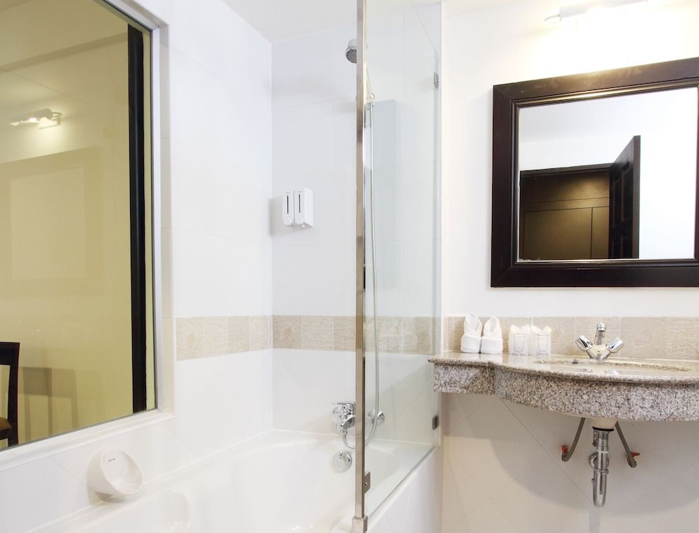 Siam Piman Hotel Deluxe Room 4