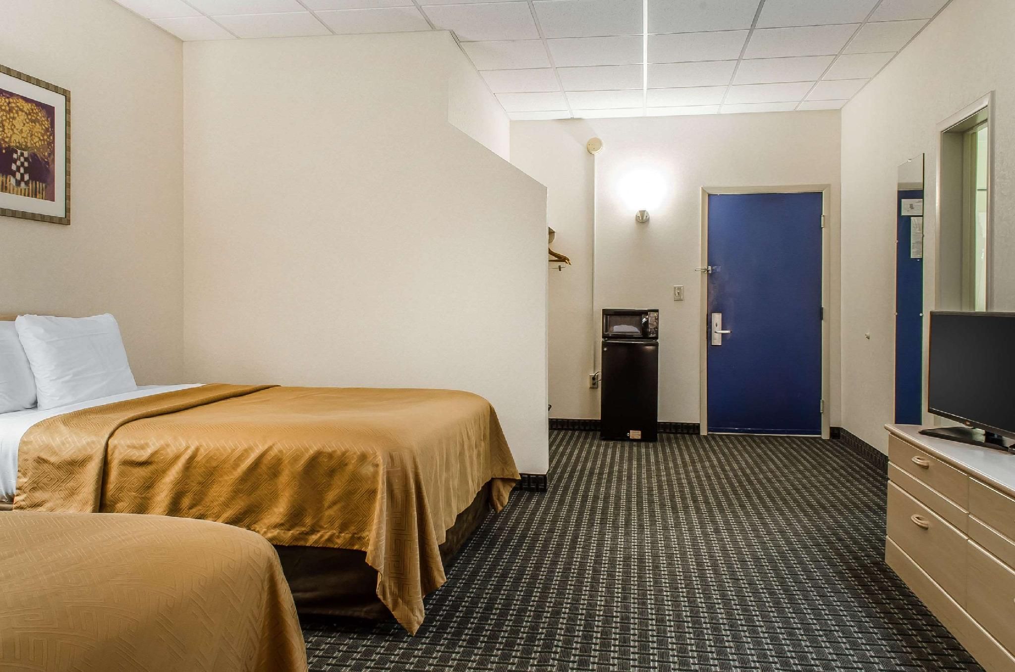 undefined Rodeway Inn State College - near University 4