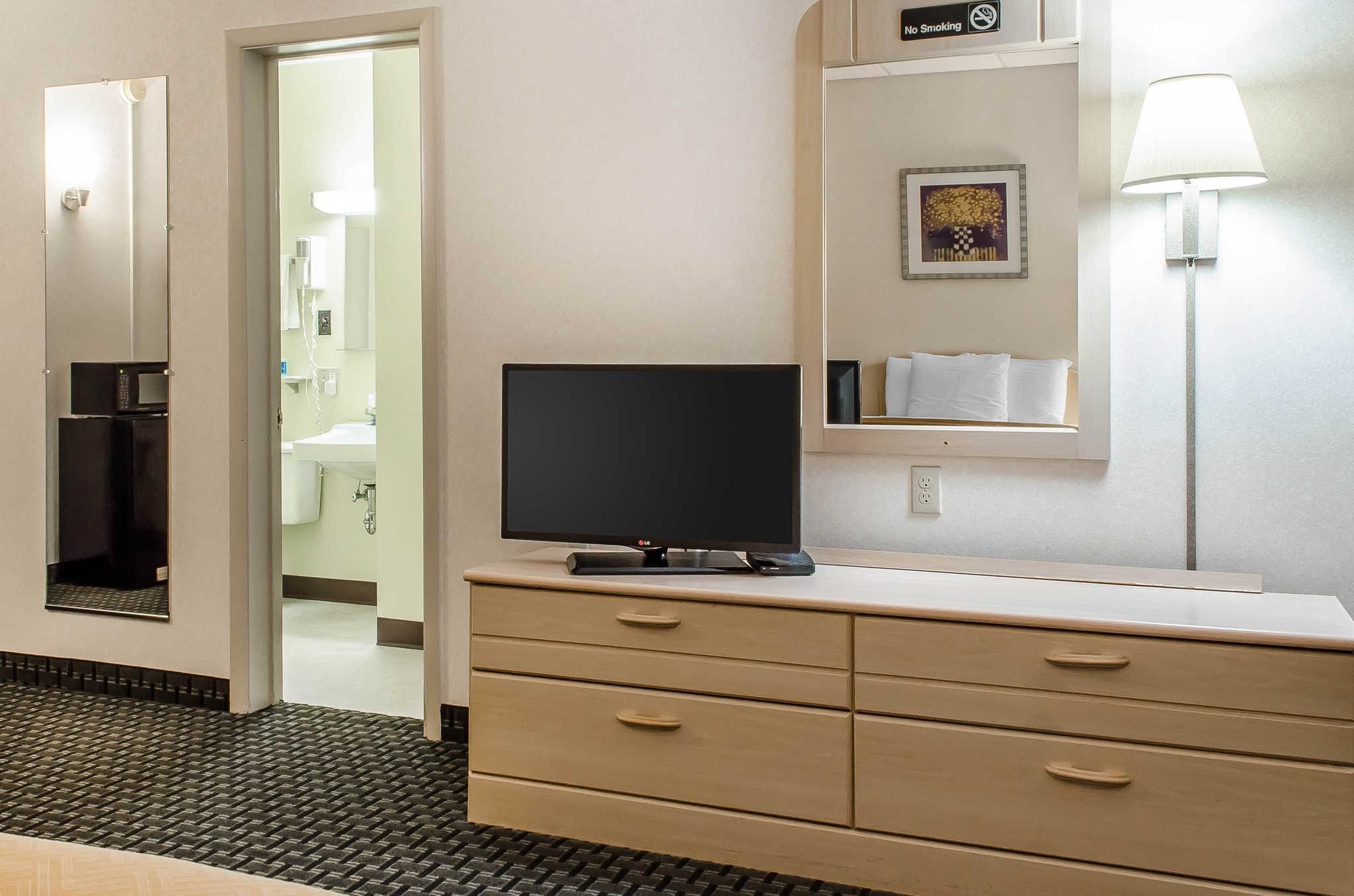 2 QUEEN BEDS NONSMOKING