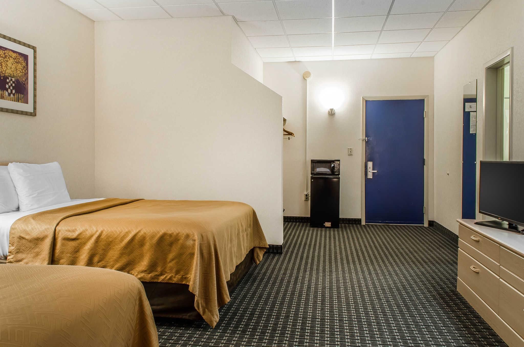 2 QUEEN BEDS NONSMOKING