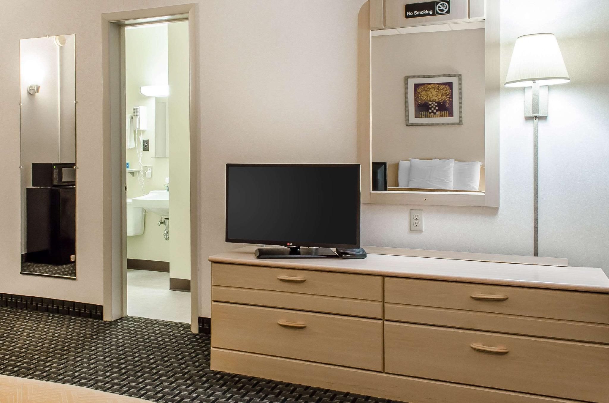 undefined Rodeway Inn State College - near University 5