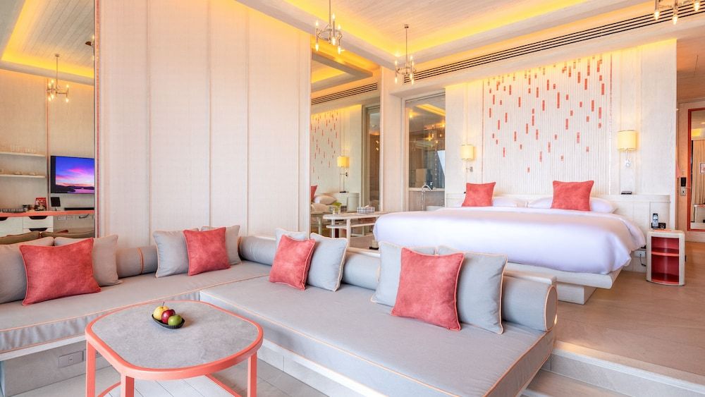 Yaya Pool Suite Ocean View