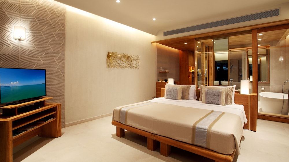 Pool Suite West (Sunset) Ocean View, Free MiniBar&Snacks, Adults Only