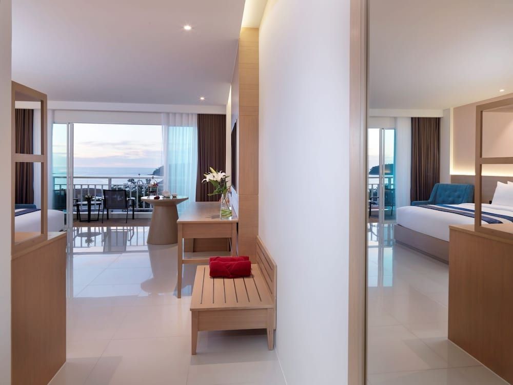 Executive Club Sea View Room