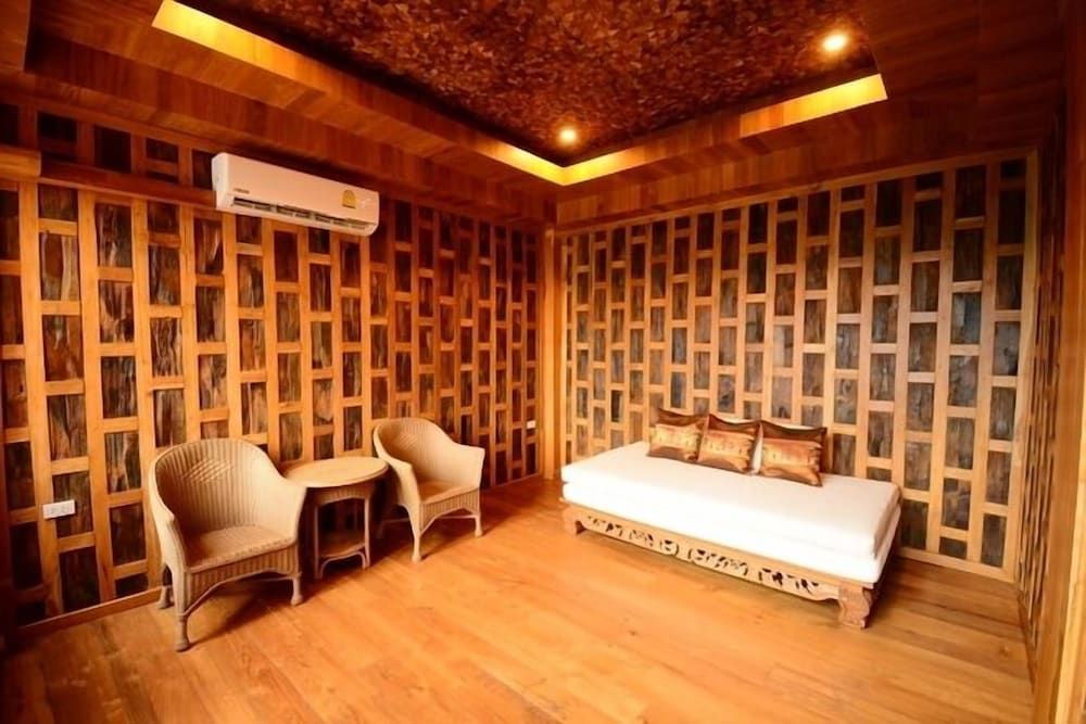 Grand Pool Suite with FREE THB 1,000 Net Resort Credit per night